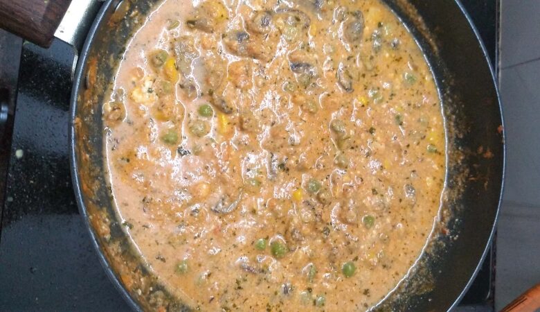 peas corn paneer curry