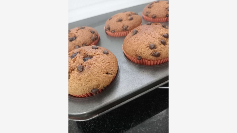 eggless chocochip banana muffins