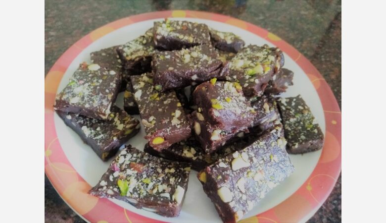 nutty-dark-chocolate-fudge