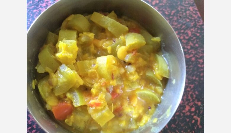 potlakaya-pappu-kura | snake-gourd-dal